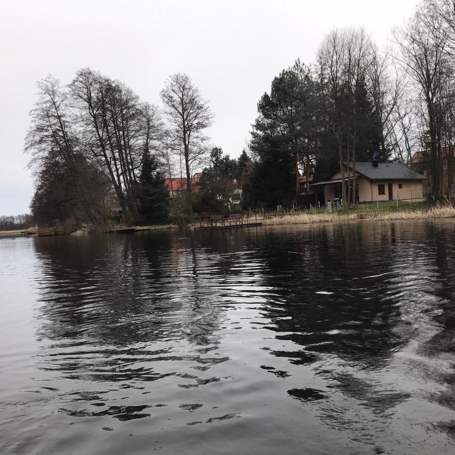 Urokliwy Domek Nad Brzegiem Jeziora Lubiatow  Bagian luar foto