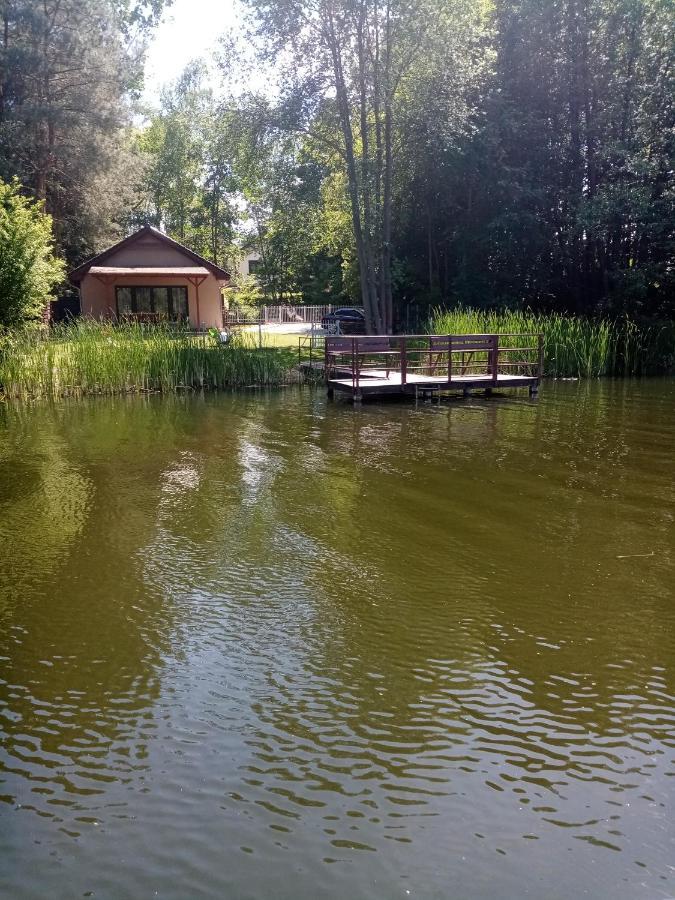 Urokliwy Domek Nad Brzegiem Jeziora Lubiatow  Bagian luar foto