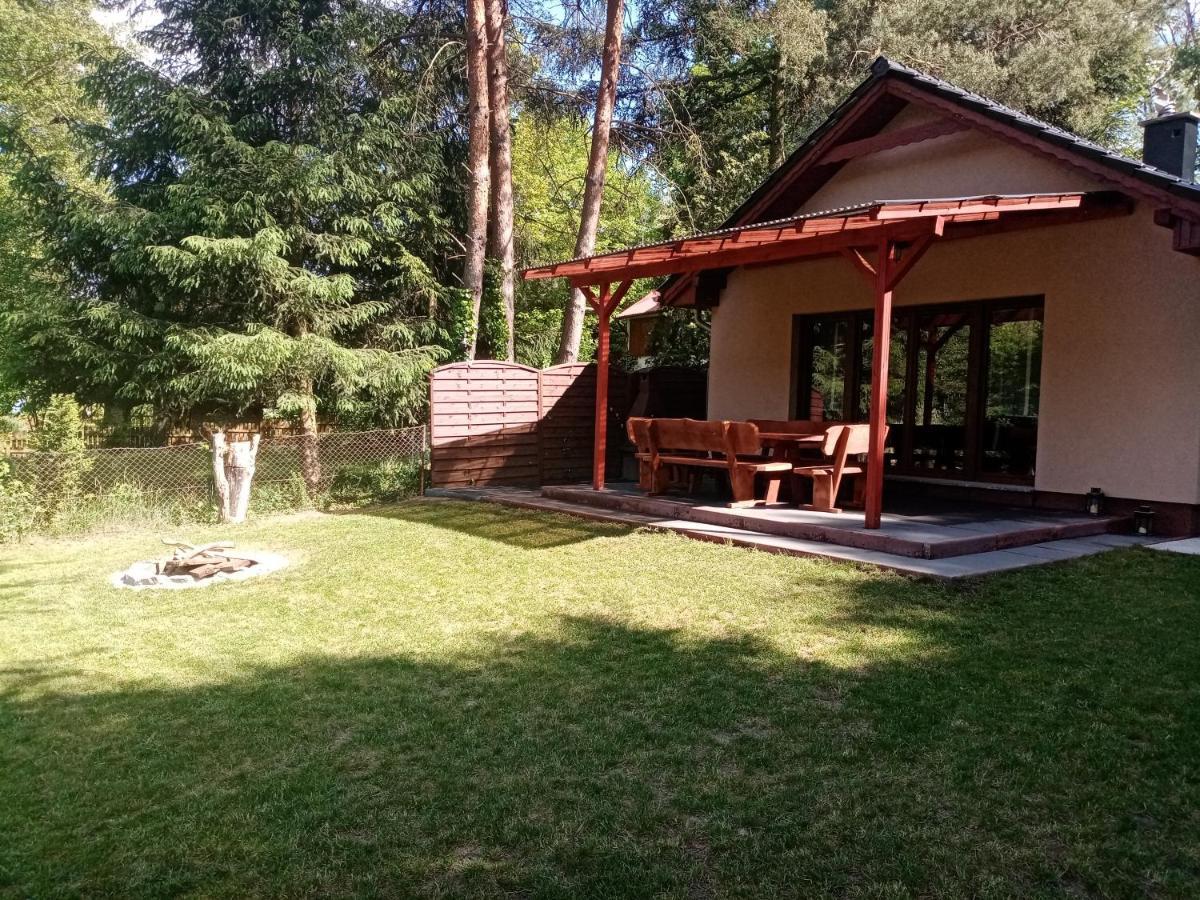 Urokliwy Domek Nad Brzegiem Jeziora Lubiatow  Bagian luar foto