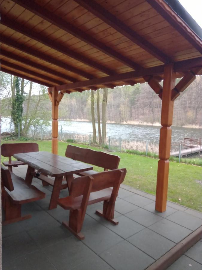 Urokliwy Domek Nad Brzegiem Jeziora Lubiatow  Bagian luar foto